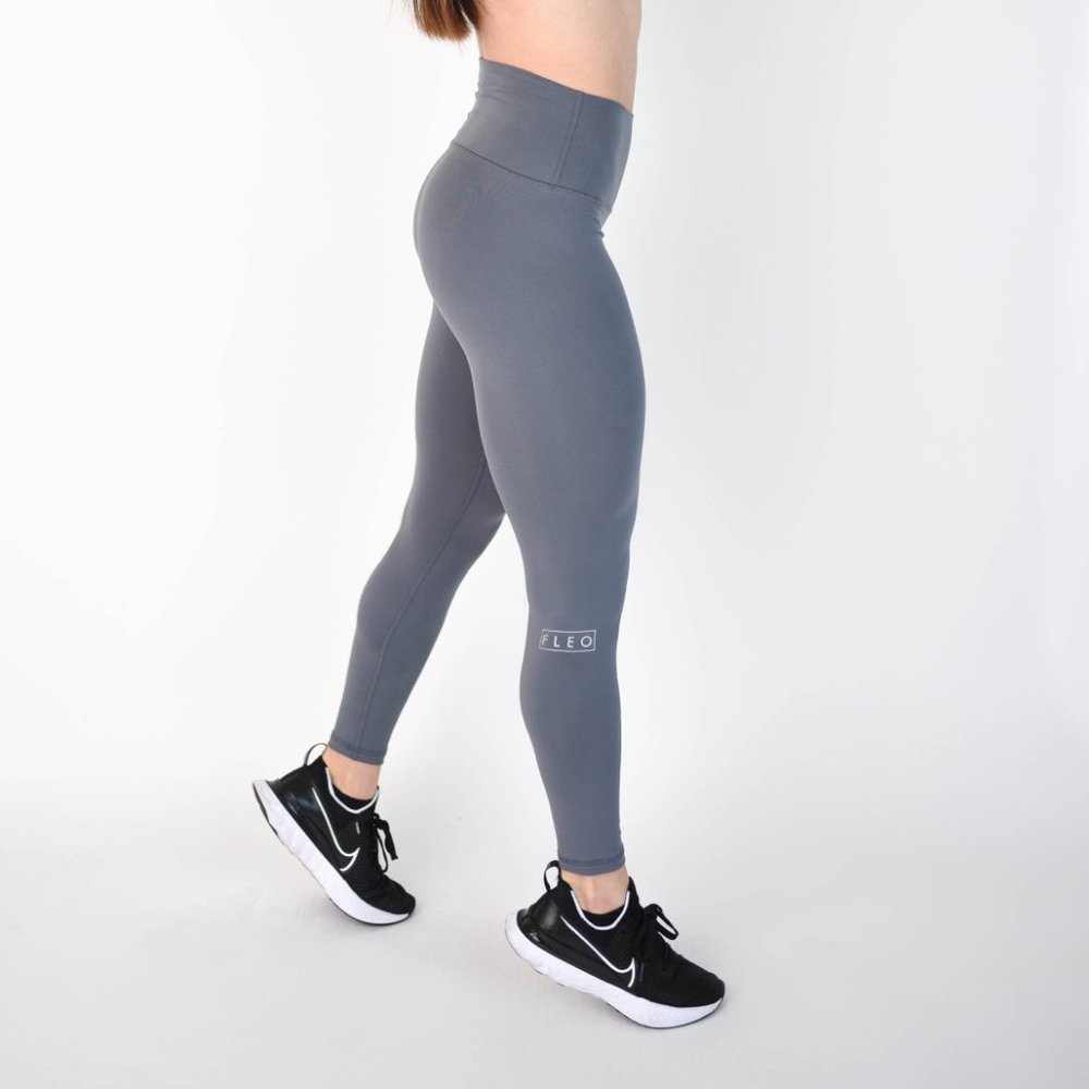 Fleo El Toro 25” legging grey small unworn